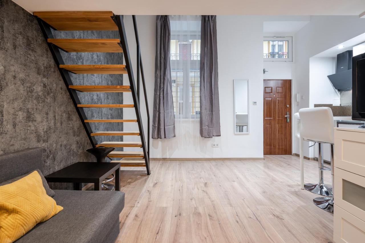 Bpr Lore Au Danube Apartman *